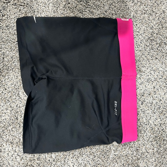 Size Small Nike pro shorts - Picture 2 of 3